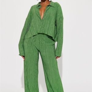 NWT Akira Green Set